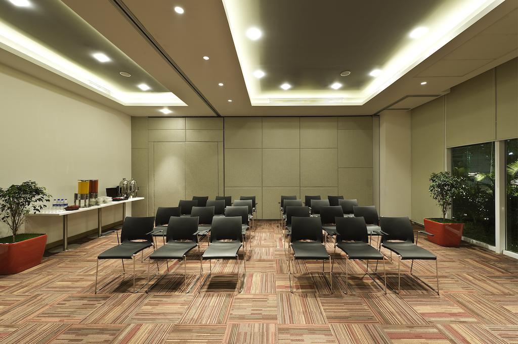Ibis Navi Mumbai - An Accor Brand Hotell Exteriör bild